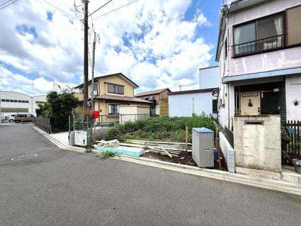 藤沢市葛原 新築戸建 前面道路含む現地写真