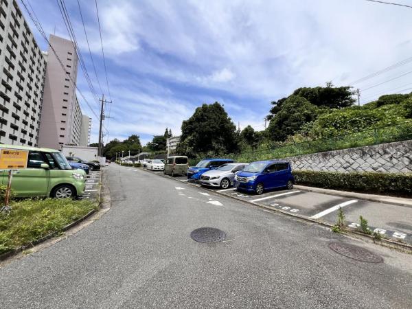 東建座間ハイツ1号棟 敷地内駐車場
