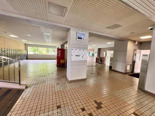 東建座間ハイツ1号棟 エントランスホール