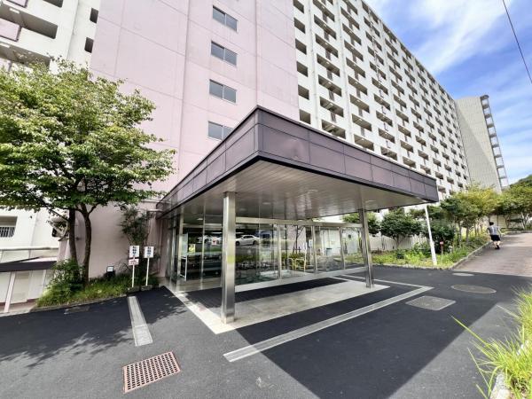 東建座間ハイツ1号棟 エントランス（外）