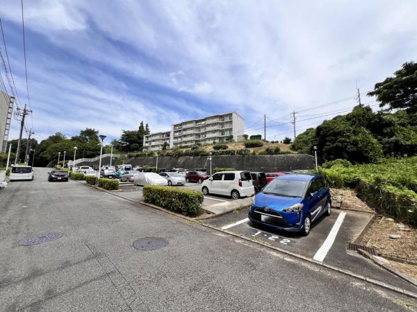 東建座間ハイツ1号棟 敷地内駐車場