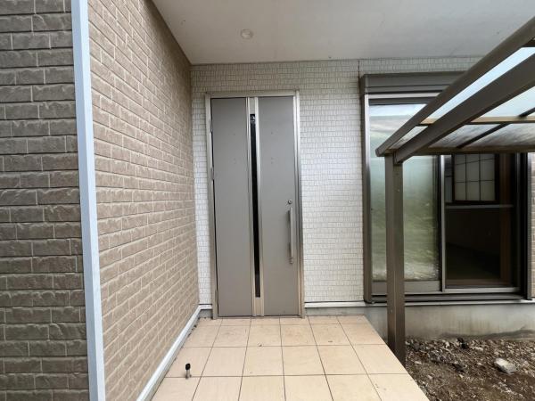 南足柄市狩野 中古戸建 玄関