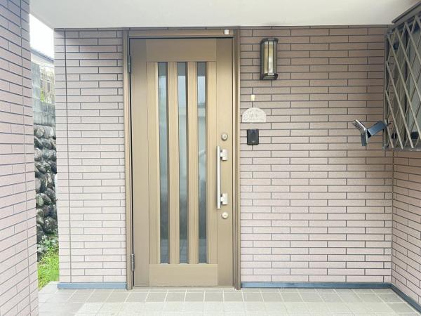 南足柄市塚原 中古戸建 玄関