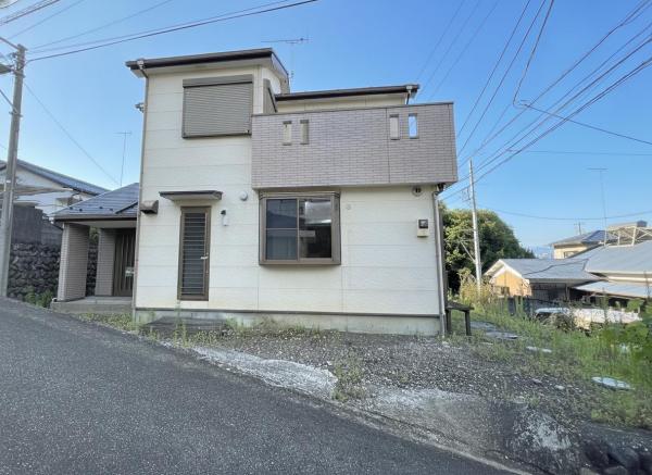 南足柄市塚原 中古戸建 前面道路含む現地写真