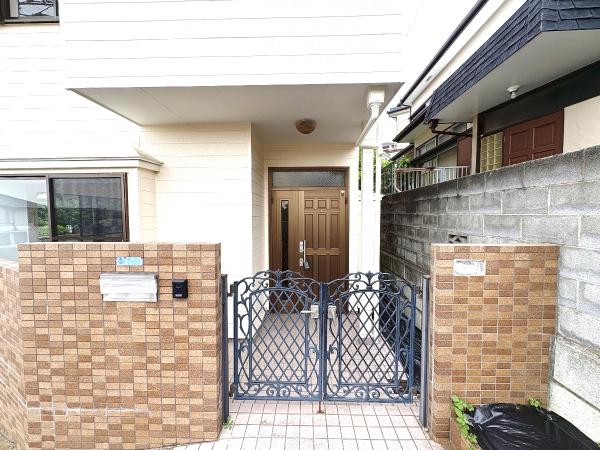藤沢市大鋸三丁目戸建 玄関