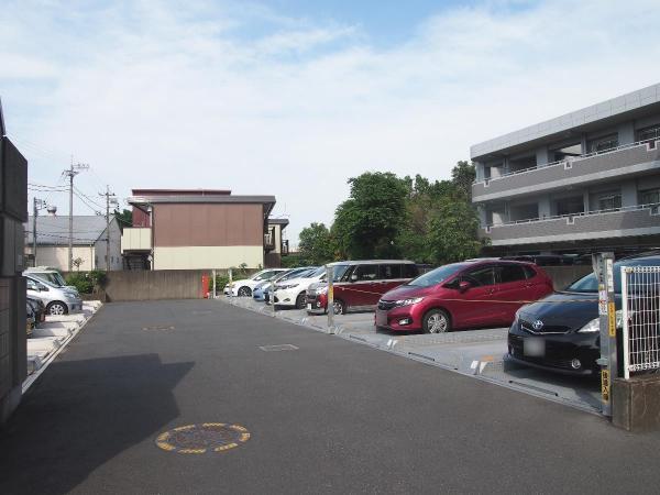アーベイン川越南大塚キッズプレース 敷地内駐車場