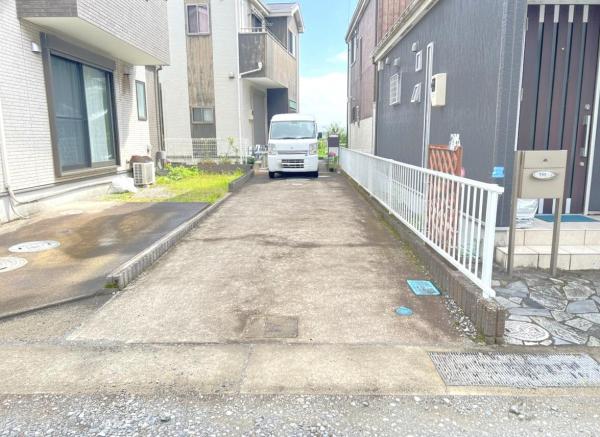 南足柄市塚原 中古戸建 駐車場