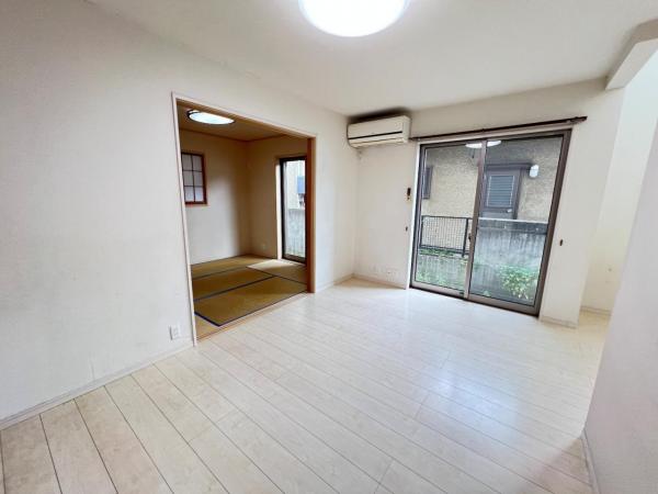 春日部市栄町２丁目 中古戸建 リビング