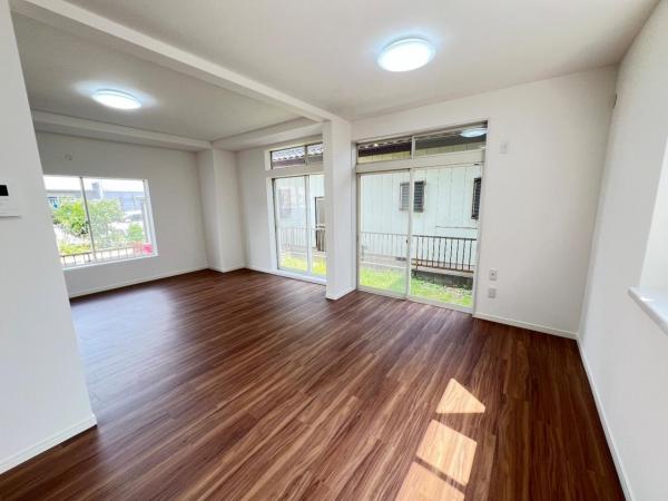 春日部市粕壁東６丁目 戸建 リビング