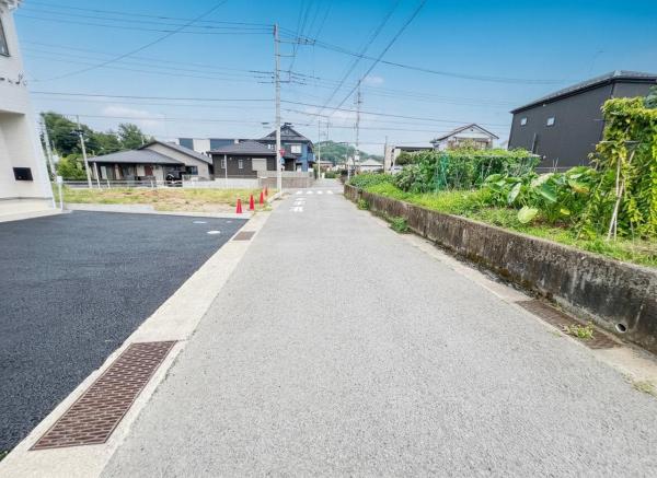 小田原市小船第14 戸建 前面道路含む現地写真