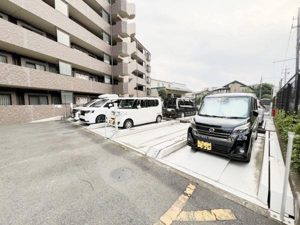 ドラゴンマンション日野壱番館 駐車場