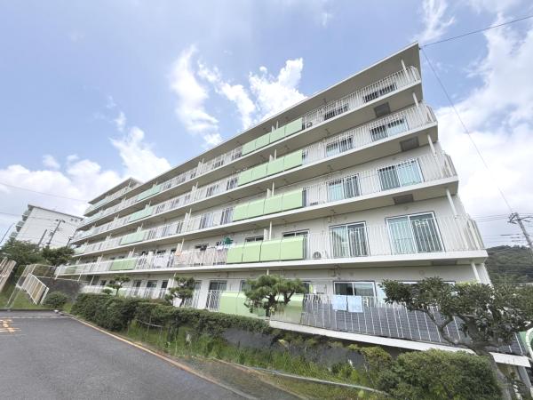 湘南長沢グリーンハイツ4-4号棟 外観写真