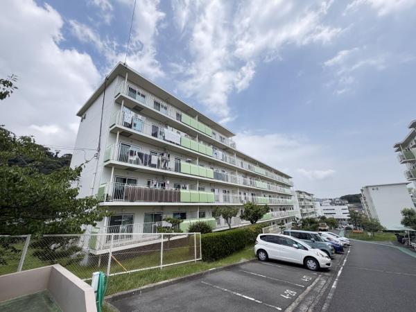 湘南長沢グリーンハイツ4-4号棟 敷地内駐車場