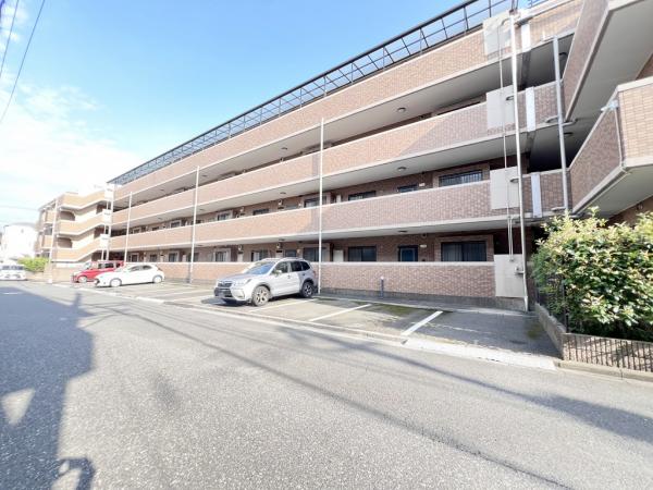 ロイヤルステージ多摩センター 駐車場