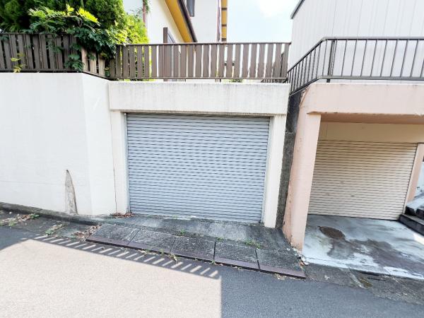 中郡二宮町富士見が丘１丁目 中古戸建 駐車場