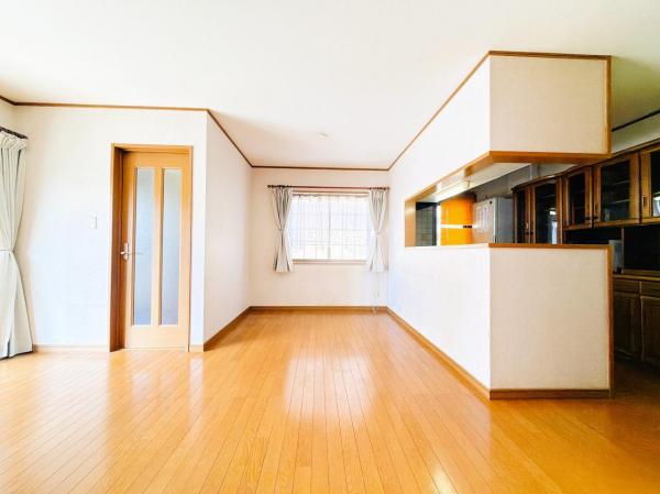 秦野市渋沢 中古戸建 リビング