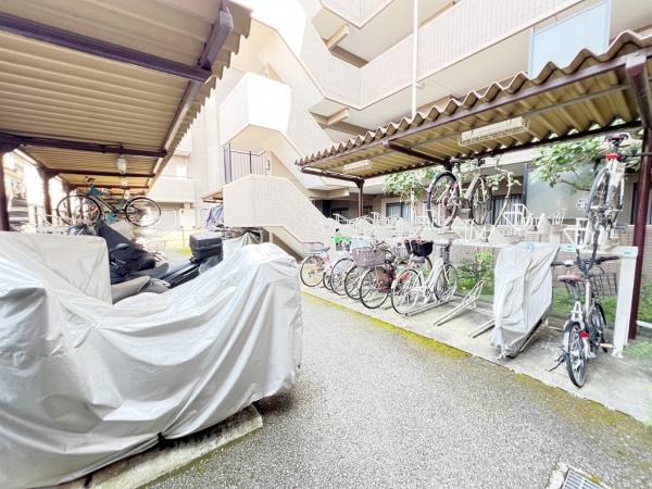 ライオンズガーデン青葉台 駐輪場