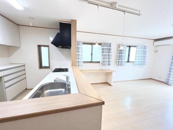伊勢原市小稲葉 中古戸建 ダイニングキッチン