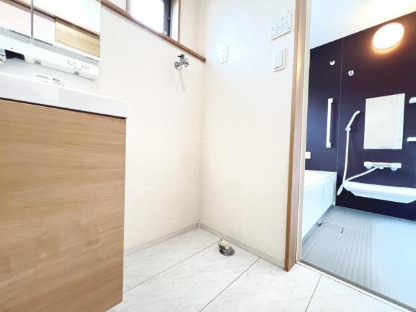 伊勢原市小稲葉 中古戸建 ランドリースペース