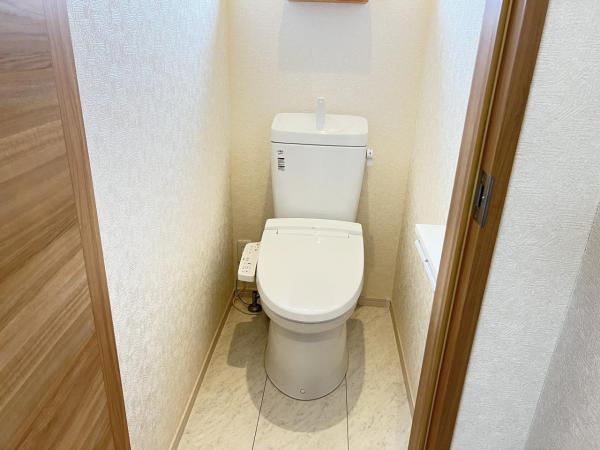 伊勢原市小稲葉 中古戸建 トイレ