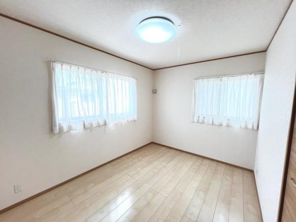 伊勢原市小稲葉 中古戸建 洋室