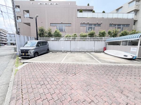 コスモ登戸リバービュー 駐車場
