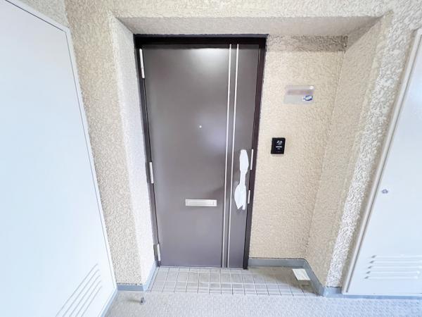 江田ロビニア 玄関