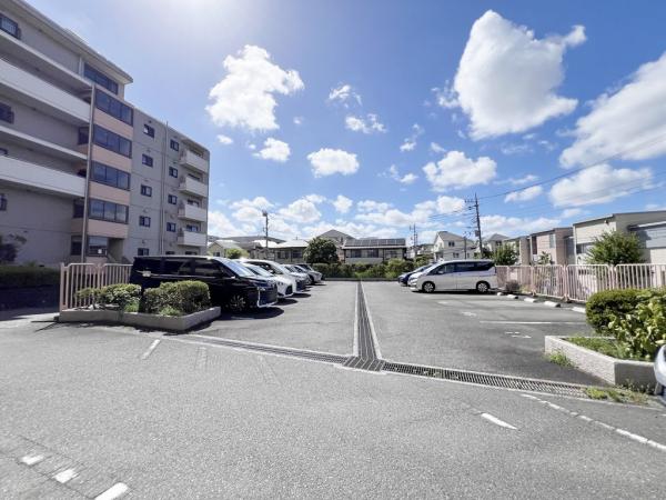 江田ロビニア 駐車場
