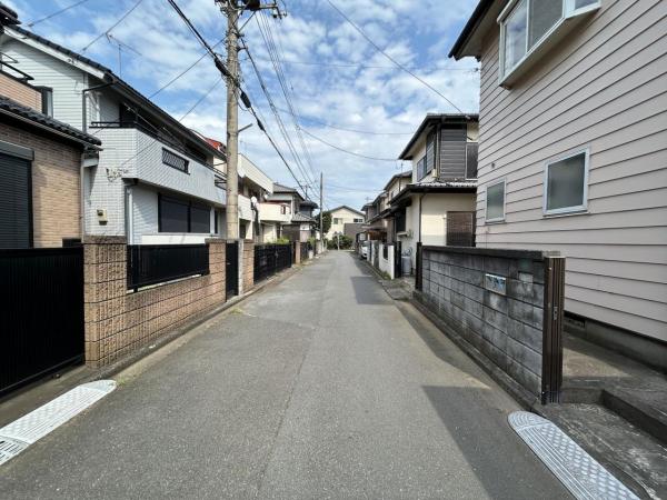 川越市大塚２丁目 中古戸建 前面道路含む現地写真