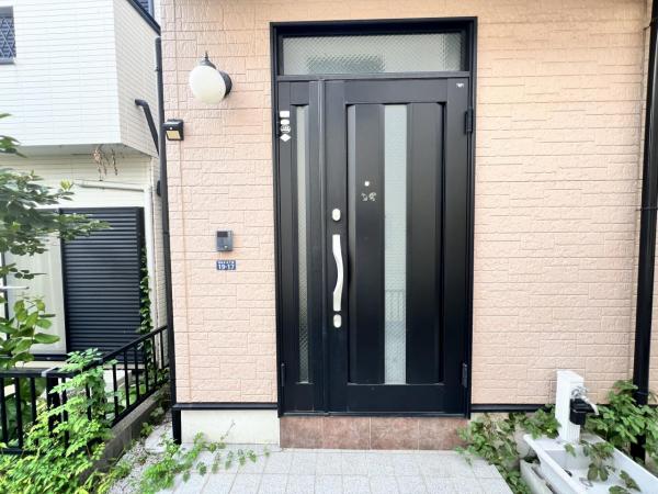 綾瀬市落合北５丁目 中古戸建 玄関
