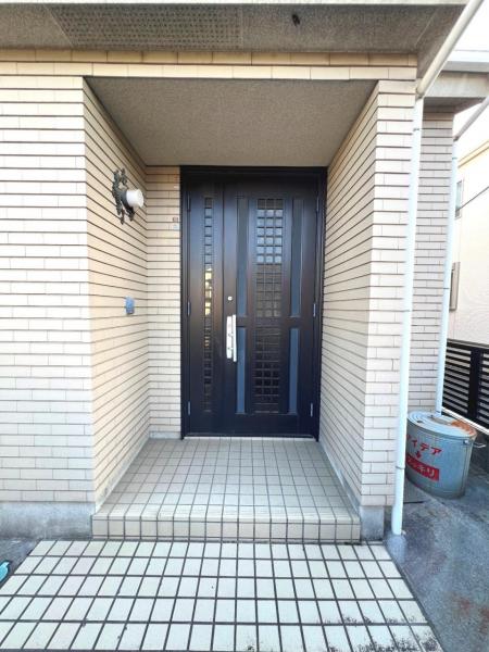 春日部市一ノ割４丁目 中古戸建 玄関