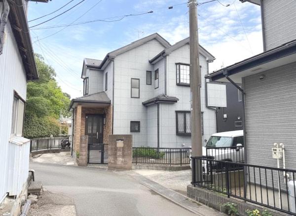 愛甲郡愛川町田代 中古戸建 前面道路含む現地写真