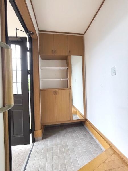 愛甲郡愛川町田代 中古戸建 玄関