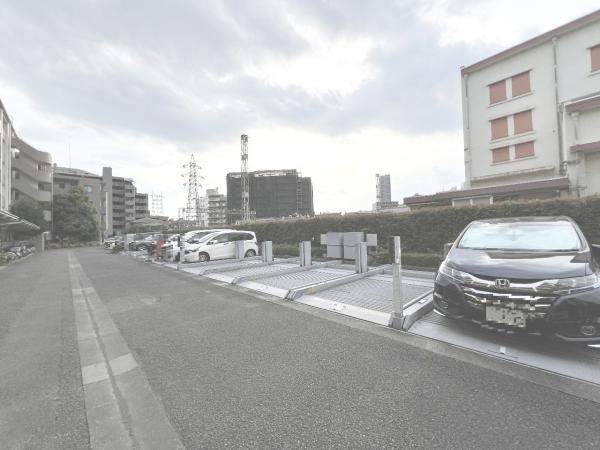 レールシティ八王子かえで通り 駐車場