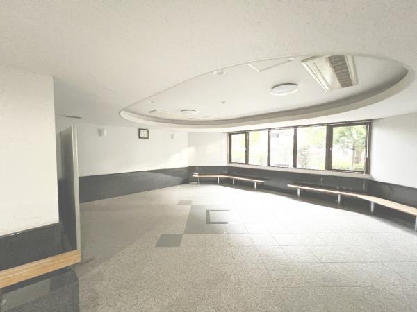 レールシティ八王子かえで通り ロビー