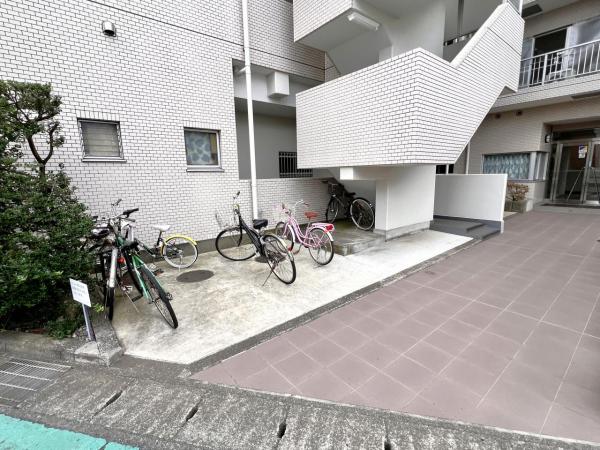 オリエンタル厚木 駐輪場