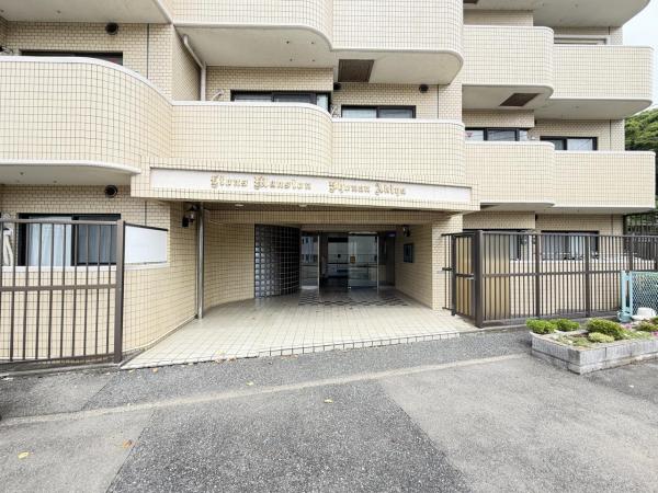 ライオンズマンション湘南秋谷 エントランス（外）