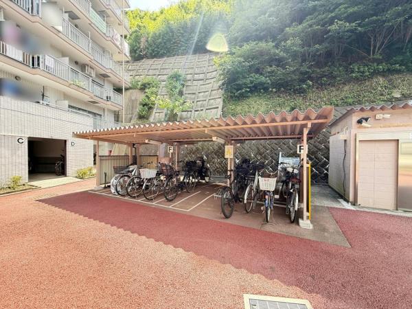 クリオ湘南追浜サニークレスト 駐輪場