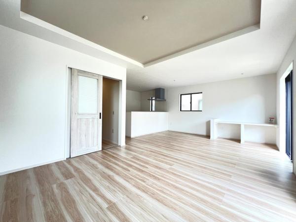 鎌倉市梶原３丁目 戸建 リビングダイニング