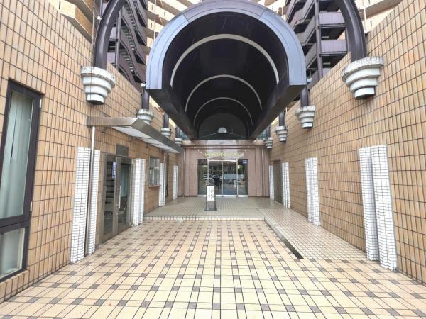 ライオンズガーデン東大宮弐番館 エントランス（外）