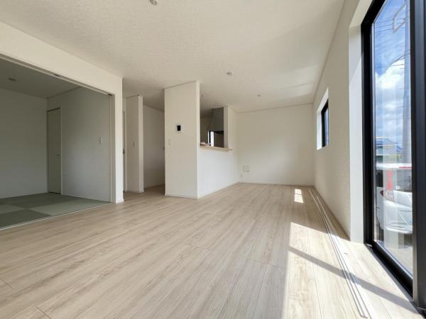 南埼玉郡宮代町字中島 戸建 リビングダイニング