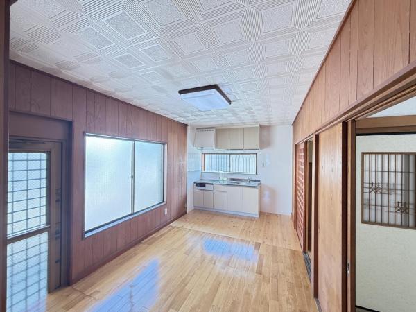 横須賀市富士見町３丁目 中古戸建 リビング