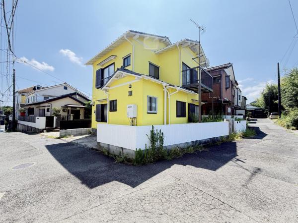 横須賀市富士見町３丁目 中古戸建 前面道路含む現地写真