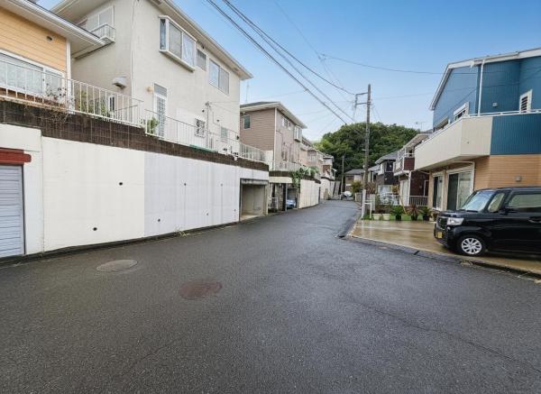 秦野市北矢名 中古戸建 前面道路含む現地写真