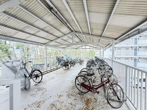 ガーデンライフ久里浜六番館 駐輪場