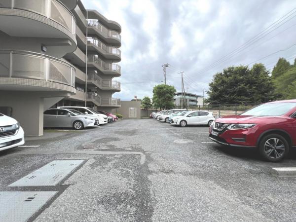 メゾン浦和3 敷地内駐車場