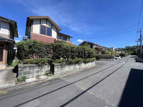 宇都宮市豊郷台２丁目 中古戸建 前面道路含む現地写真