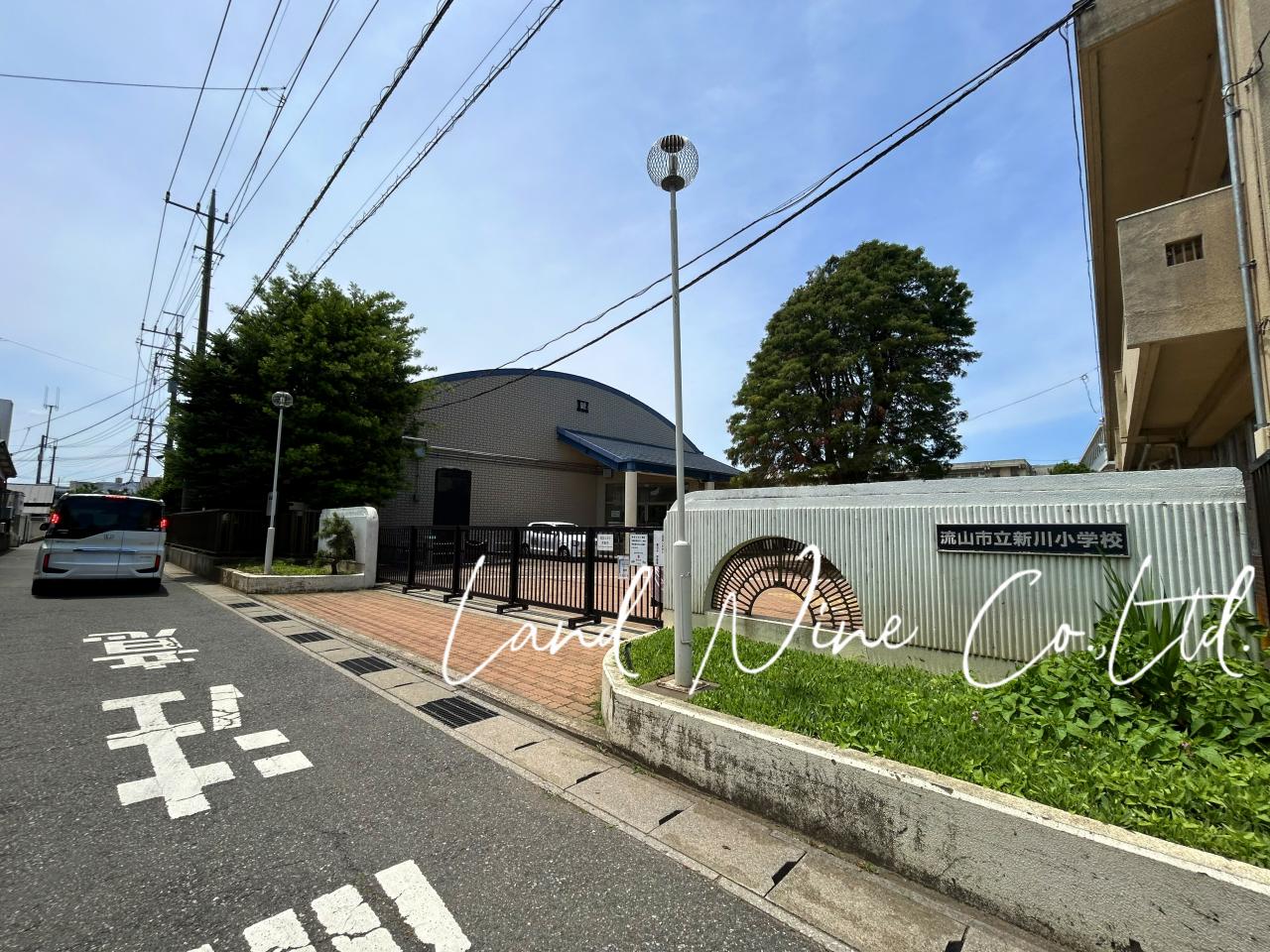 新川小学校