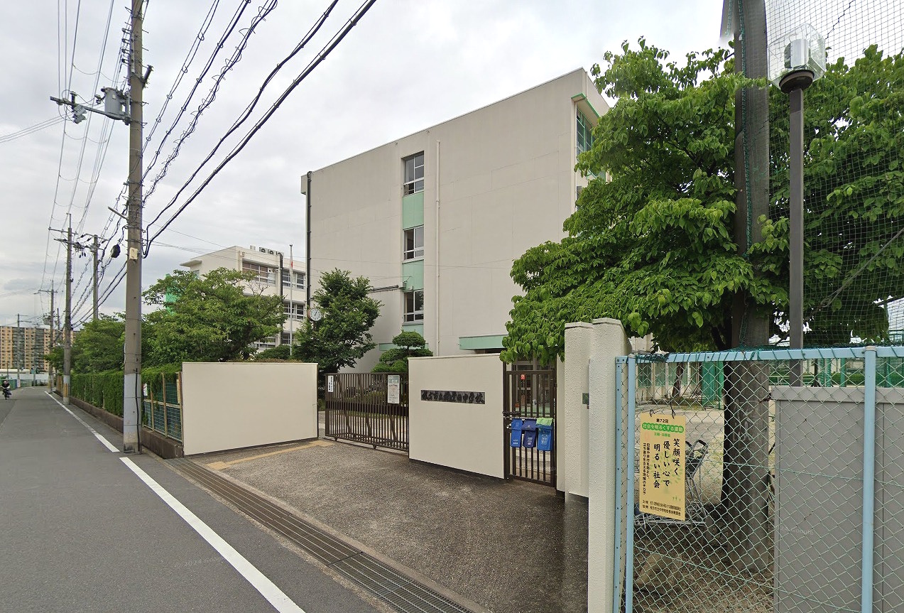 枚方市立楠葉西中学校