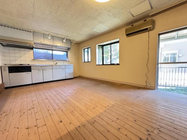 川越市今成4丁目　中古戸建 リビングダイニング